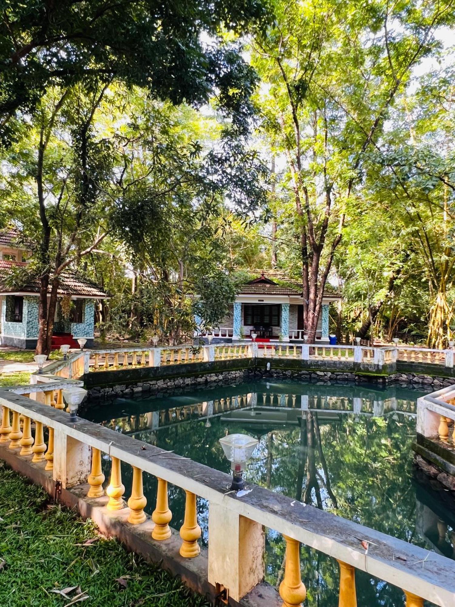 Surya Eco And Wedding Resort Thrissur Luaran gambar